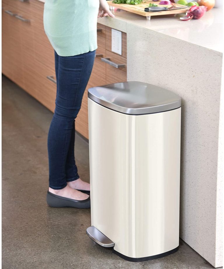 Best Dog Proof Trash Can Reviews & Buying Guide 2021